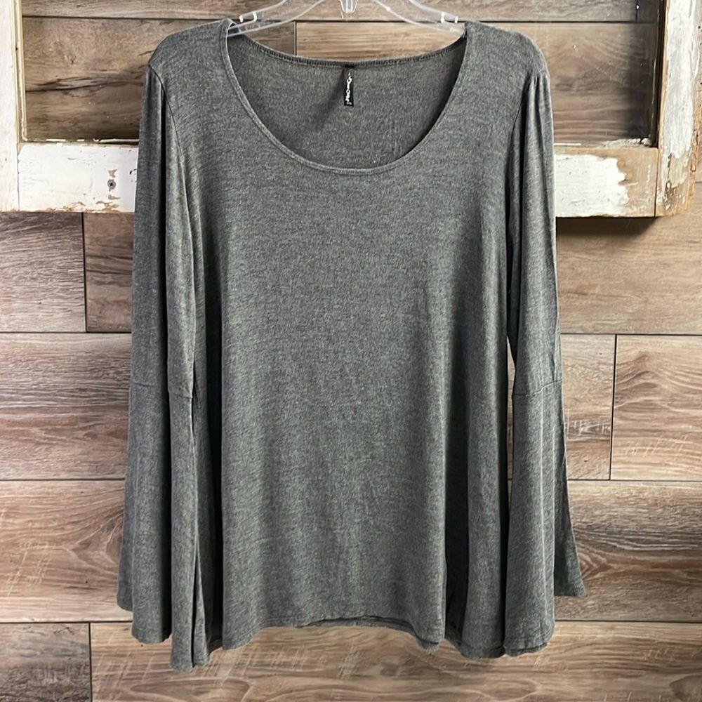 Sweet Clarity Ladies Long Bell Sleeves Top, Size Large, Grayish Black